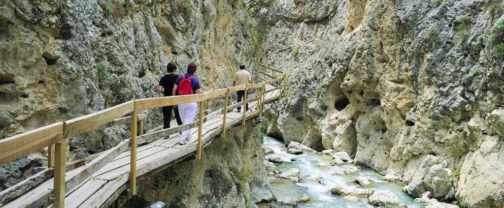 Casas Cueva El Mirador De Galera Casa de hóspedes Exterior foto